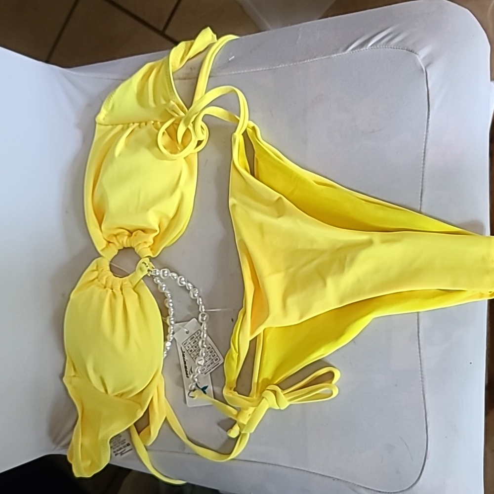 Women's swimming. Swimsuit. Yellow. NWT.  SIZE L. DETAILS